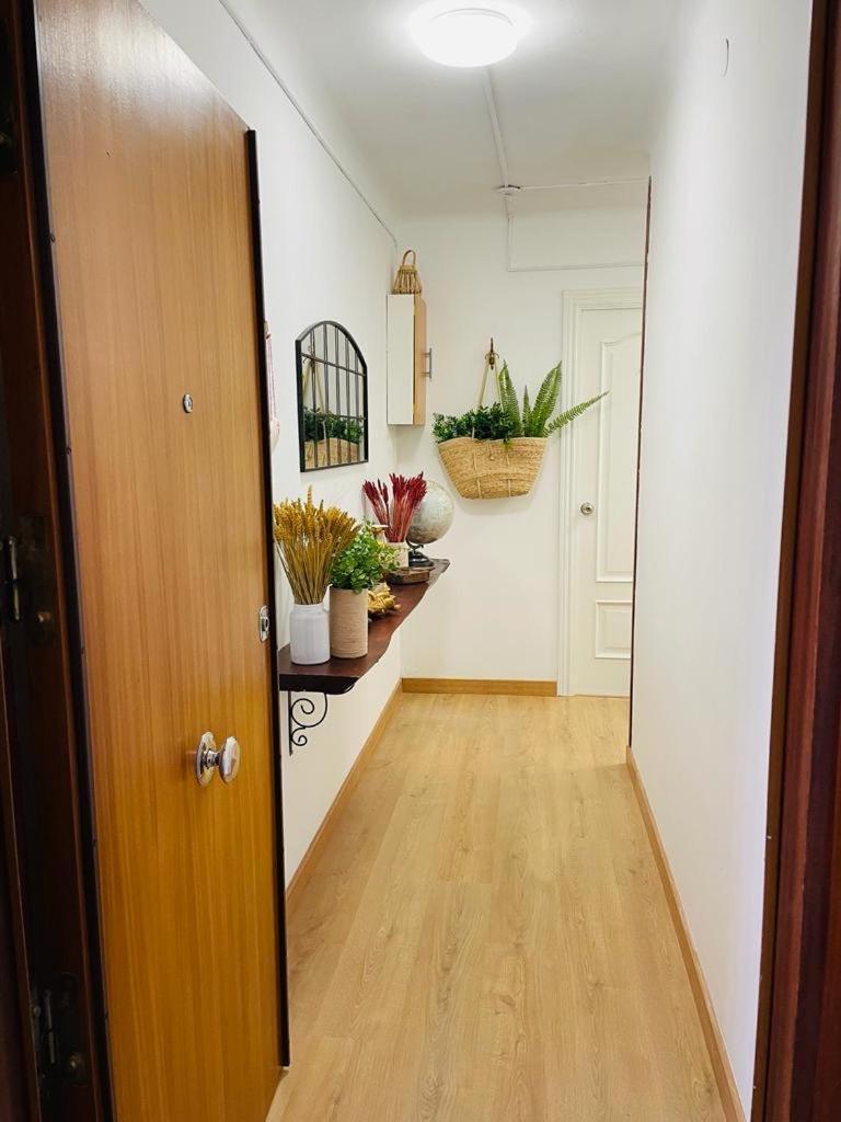 Alojamiento Calma L'Hospitalet de Llobregat Bagian luar foto